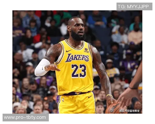 詹姆斯荣膺1月7日NBA最佳球员直播吧评选引发热议